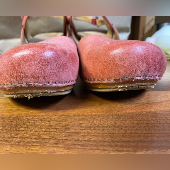 Dansko Taci Wedge Milled Red Cut-out Leather Boho Comfort Sandals size 41 EU - Picture 4 of 11